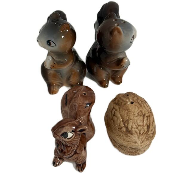 Vintage Lot 2 Squirrel Ceramic Salt Pepper Shakers - Cute Couple & Walnut - Picture 6 of 10